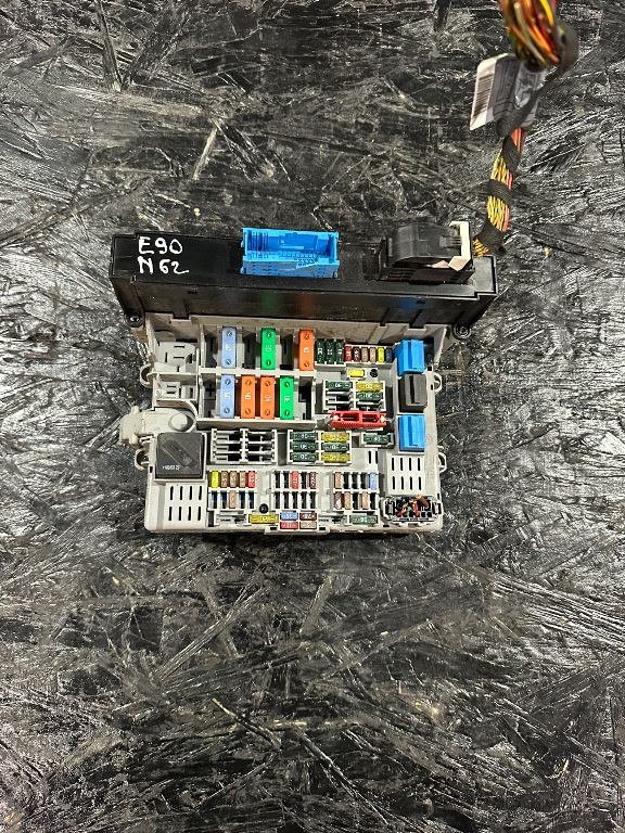 Panou sigurante BMW E90 E91 E92 E93 - Cod 61 13 6 928 384 (Seria 3 fuse box) - imagine 1
