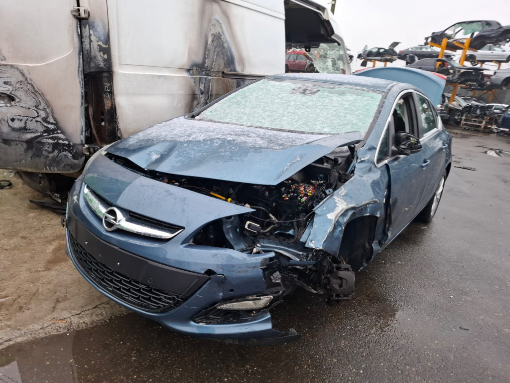 Parbriz Opel Astra J [2009 - 2012] 1.7 c