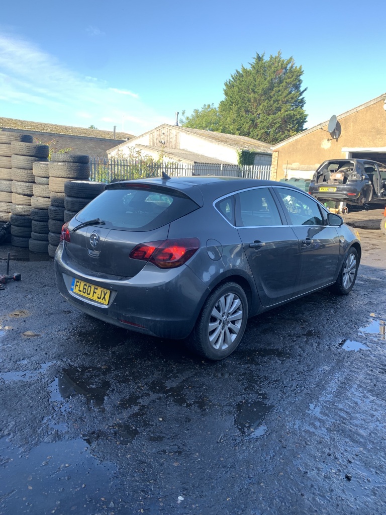 Parbriz Opel Astra J 2010 Hatchback 1.7C