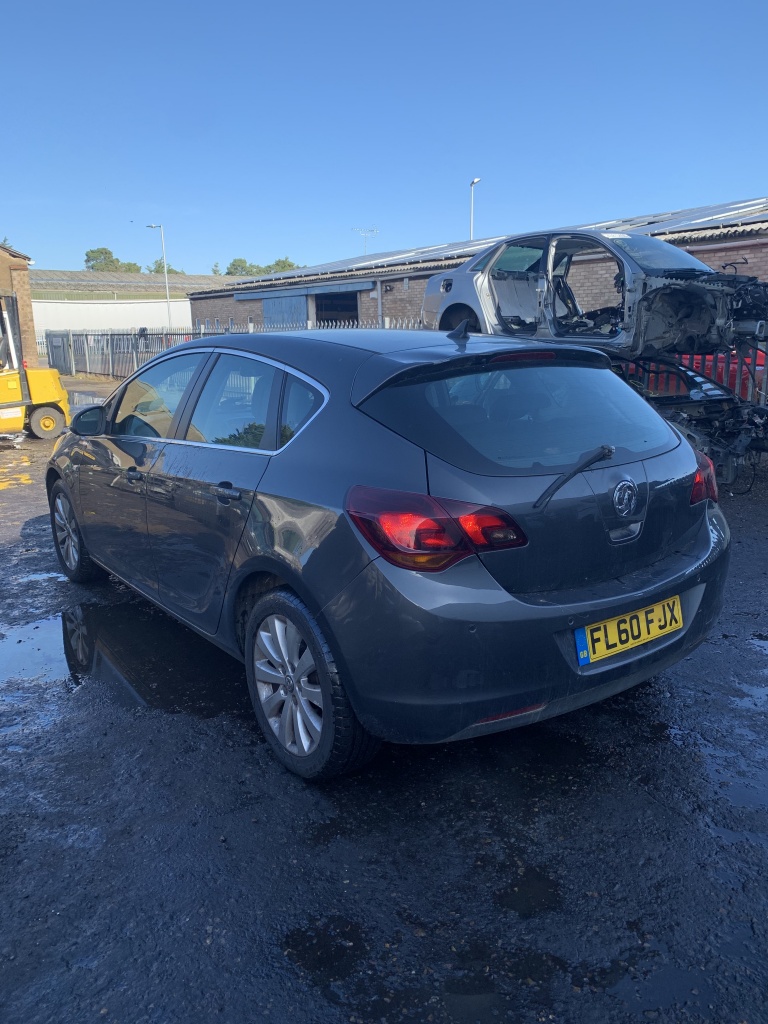 Parbriz Opel Astra J 2010 Hatchback 1.7C