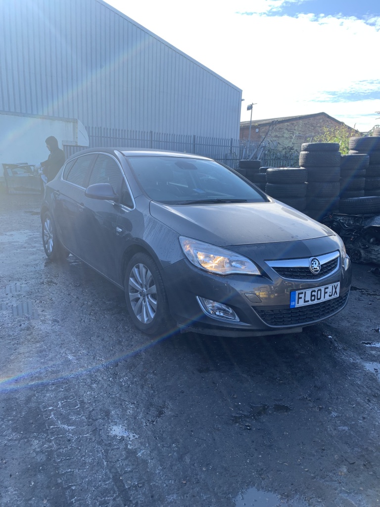 Parbriz Opel Astra J 2010 Hatchback 1.7C