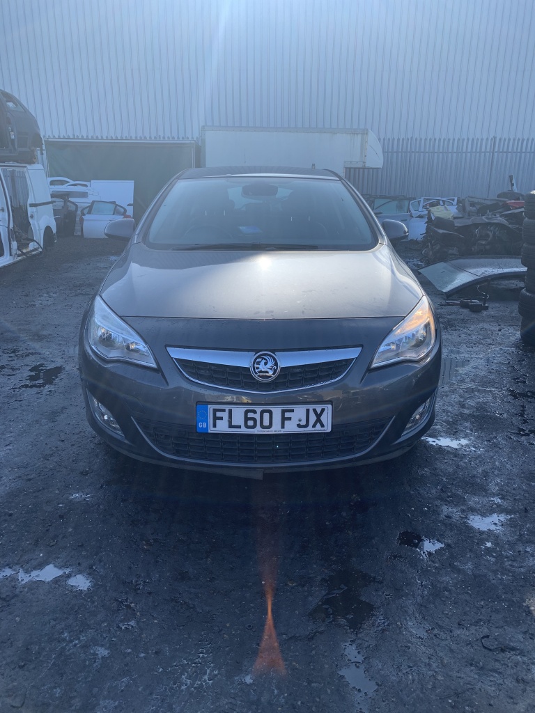 Parbriz Opel Astra J 2010 Hatchback 1.7CDTI A17DTR