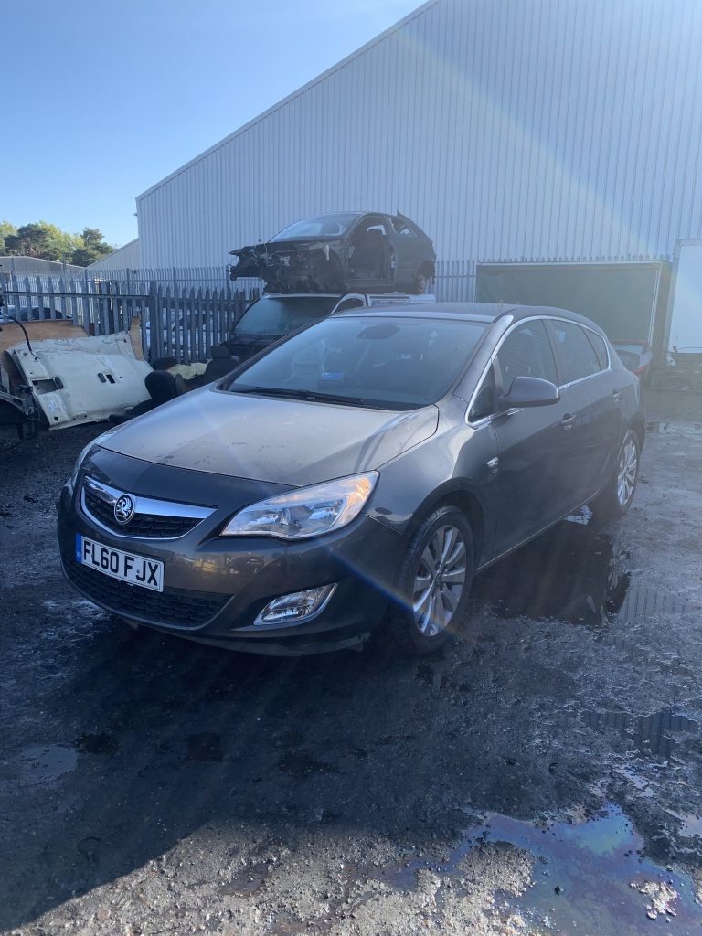 Parbriz Opel Astra J 2010 Hatchback 1.7C