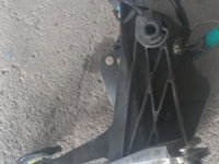 Pedala ambreiaj renault laguna 3 2.0b , 465030006r