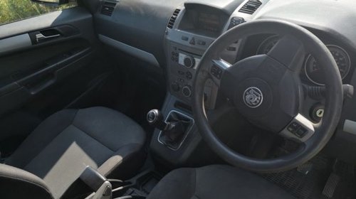 Piese dezmembrări dezmembrez mașina pe tru dezmembrat Opel Zafira 1.9cdti