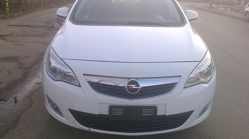 Piese pentru Opel Astra J