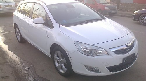 Piese pentru Opel Astra J