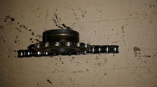 Pinion + lant pompa ulei Dacia SUPERNOVA