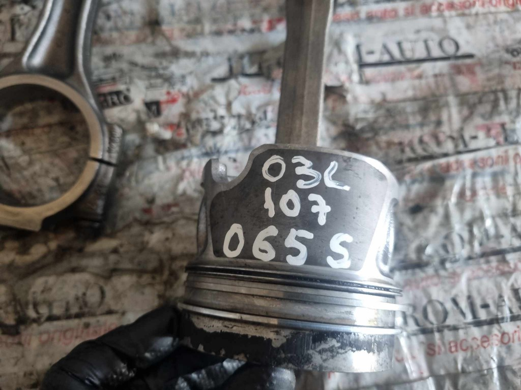 Piston cu biela VW Jetta Mk6 2.0 TDI 140
