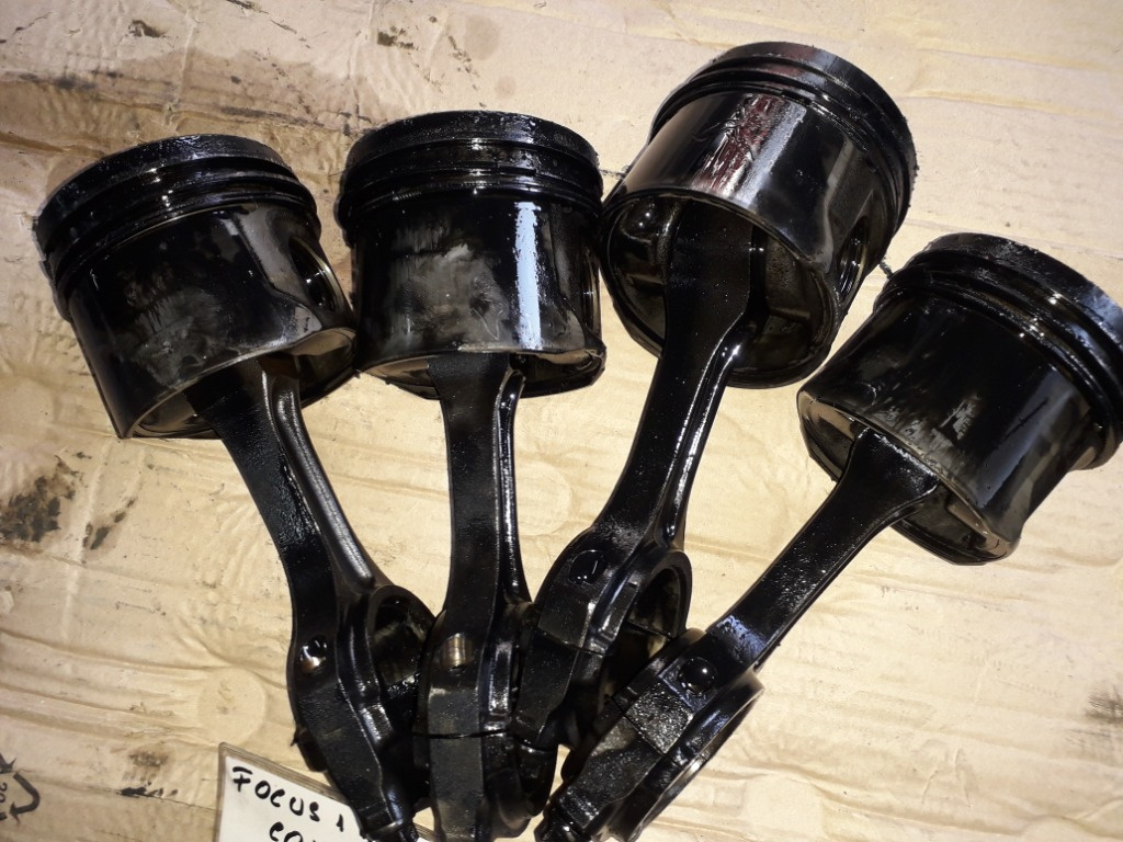 Piston Ford Focus 1, 1.8 TDDI C9DB 90CP Combi