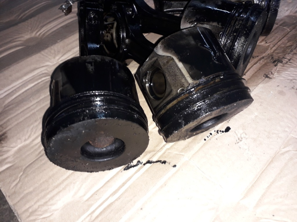 Piston Ford Focus 1, 1.8 TDDI C9DB 90CP 