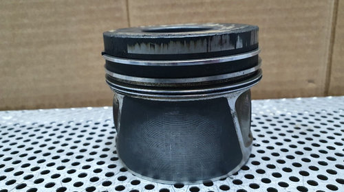 Piston Volkswagen Golf 5 (1K1) 2.0 BKD 2005