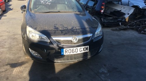 Plafoniera Opel Astra J 2011 hatchback 2.0