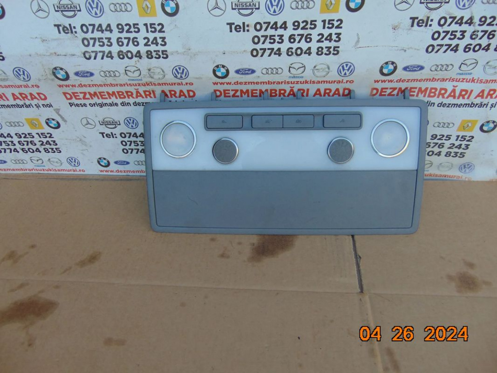 Plafoniera spate VW Phaeton cod 3d0947136a