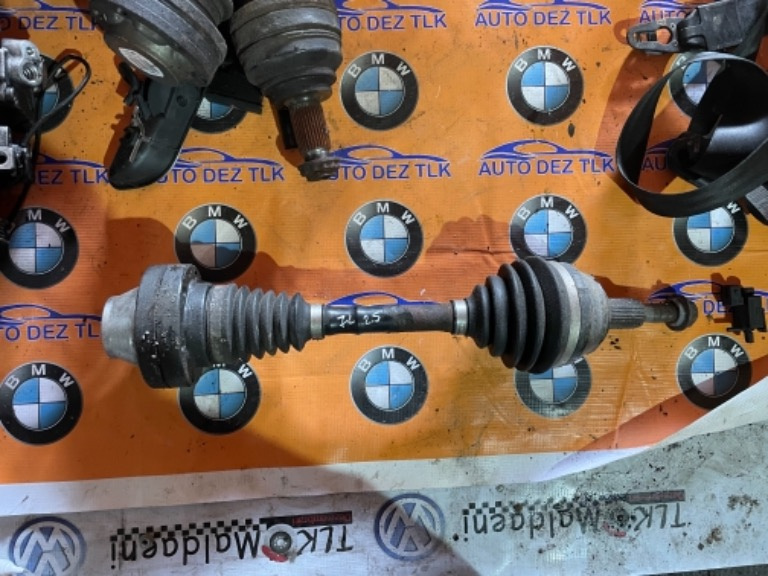 Planetara dreapta fata Vw Touareg 7L 2.5 automat 7