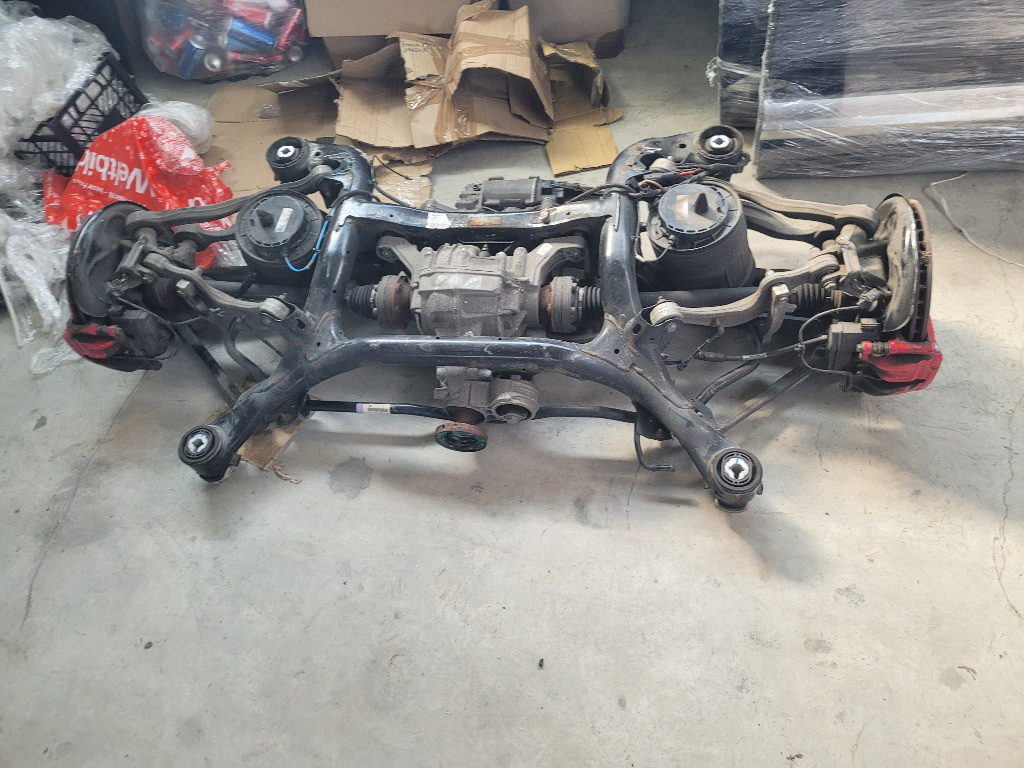Planetara dreapta spate Audi Q7 4L 4.2 TDI cod mot