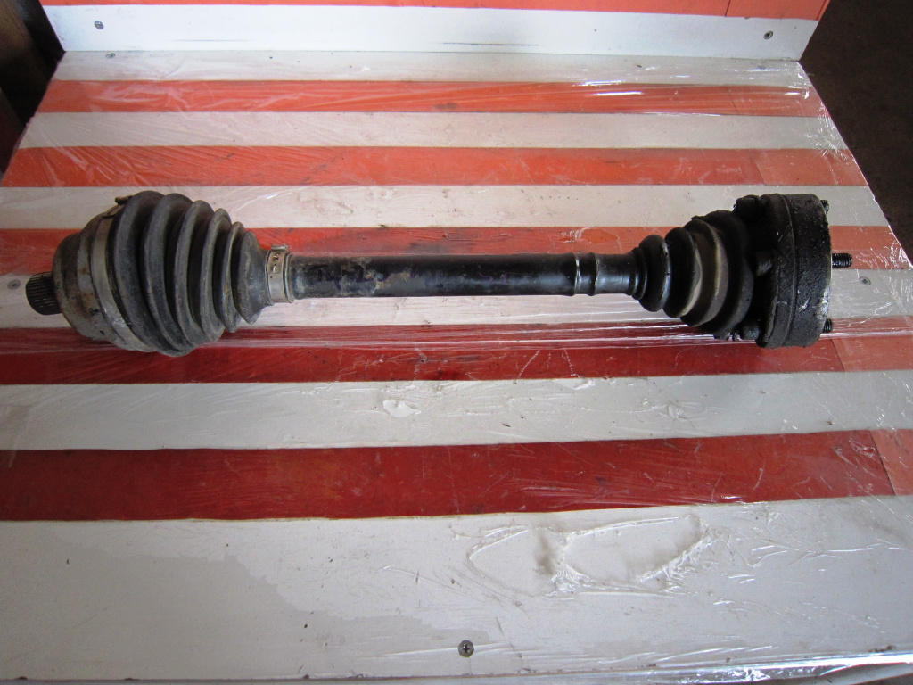 Planetara dreapta VW Transporter IV 2.5 tdi cod motor AJT 88CP an 1998-2003