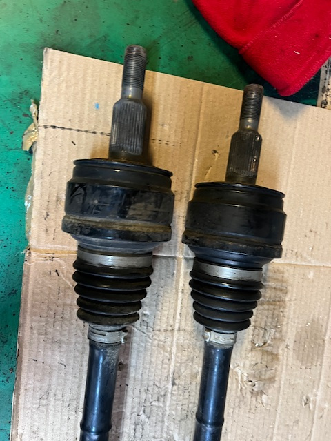 Planetara spate dreapta 7L6 501 201 B 7L