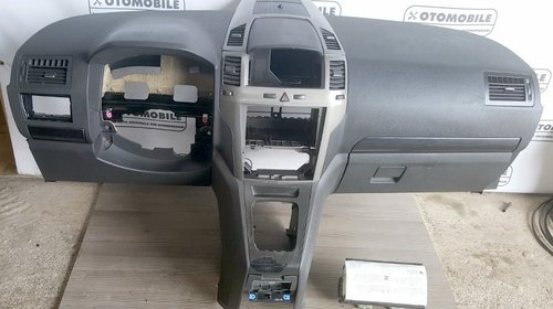 Plansa Bord + Airbag Pasager Opel Zafira B 20