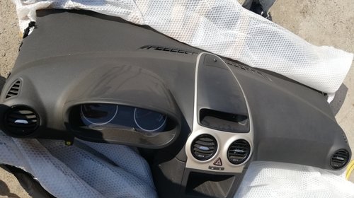 Plansa bord +airbag volan+airbag pasager+centuri+calculator Opel corsa D ,stare buna volan stanga