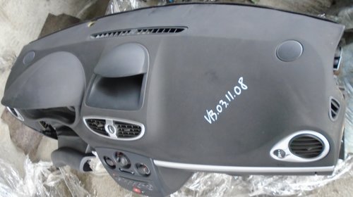 Plansa bord + airbaguri volan si pasager Renault Clio 3, din 2009
