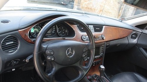 Plansa bord completa originala Mercedes CLS W
