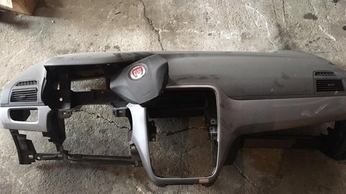 Plansa bord Fiat Punto 2011