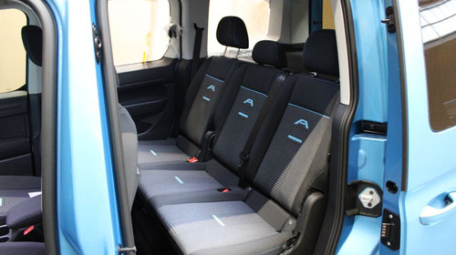 Plansa bord Ford Tourneo Connect 2023 pe platforma VW Caddy 2.0