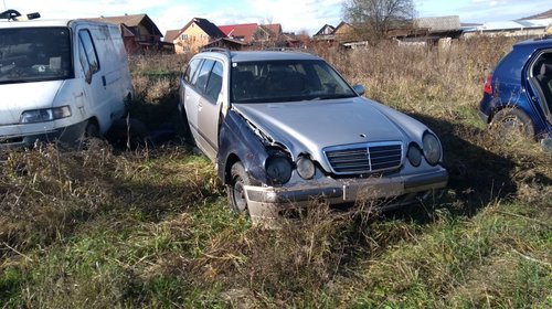 Plansa bord Mercedes E-Class S210 2001 2,7 cdi 2,2