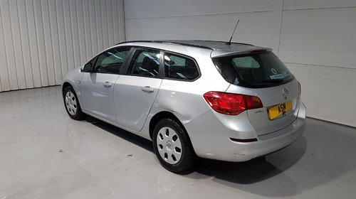 Plansa bord Opel Astra J 2011 Break 1.7D