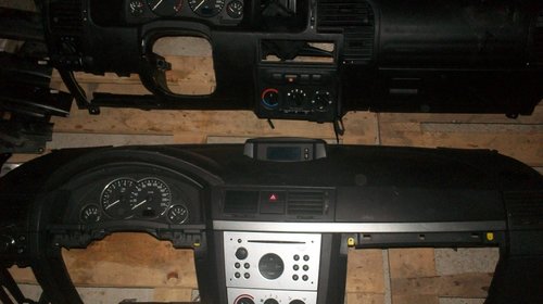 Plansa bord Opel Meriva 2004