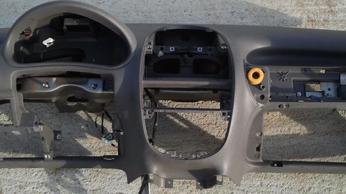 Plansa bord Peugeot 206 doua culori