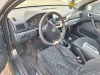 Plansa bord Skoda Octavia 1.6 benzina an de fabricație 2003