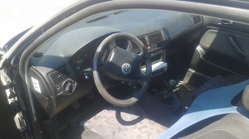 Plansa bord vw golf 4 an 2002