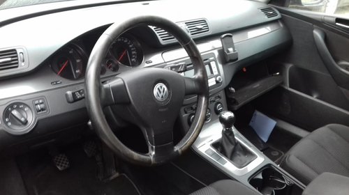 Plansa bord VW Passat B6 2007 Break 2.0 tdi