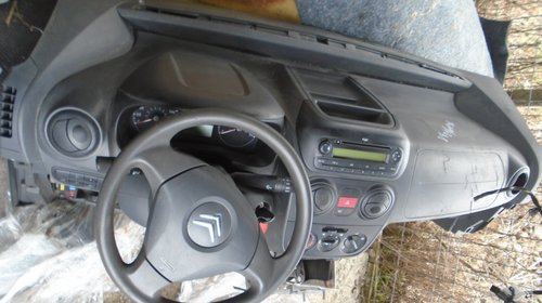 Plansa de bord cu airbag pasager si airbag vo