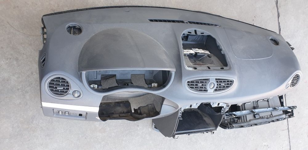 Plansa de bord cu airbag Renault Clio 3