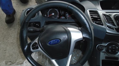 Plansa de bord cu airbag volan si airbag pasager Ford Fiesta din 2011