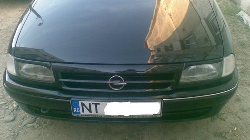 Pleoape faruri opel astra F