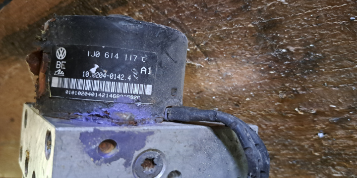 pompa ABS 2023 original cod 1J0907379G /