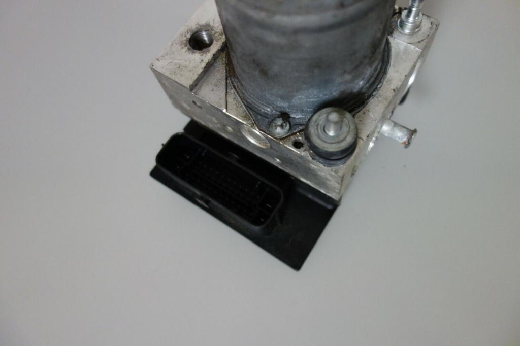 Pompa ABS Audi A4 Avant 2001/09-2002/07 
