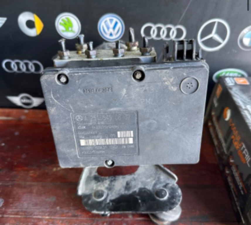 Pompa abs Mercedes r class w251, ml w164 , Gl x64 vor a2515450832