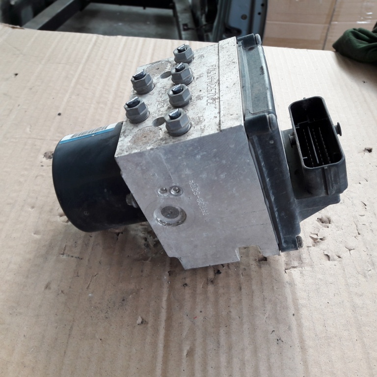 Pompa ABS VW Passat B6 2006, cod piesa 3C0614095P ; 16332401 ; 16332501A