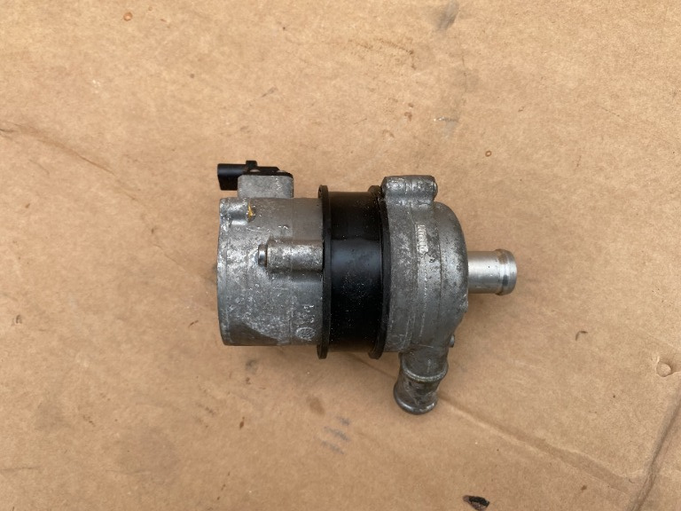 Pompa apa suplimentara Audi A6 C7 2016 4H0965567 4H0 965 567 la 0 km