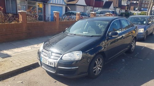 Pompa apa VW Jetta 2008 sedan 2.0