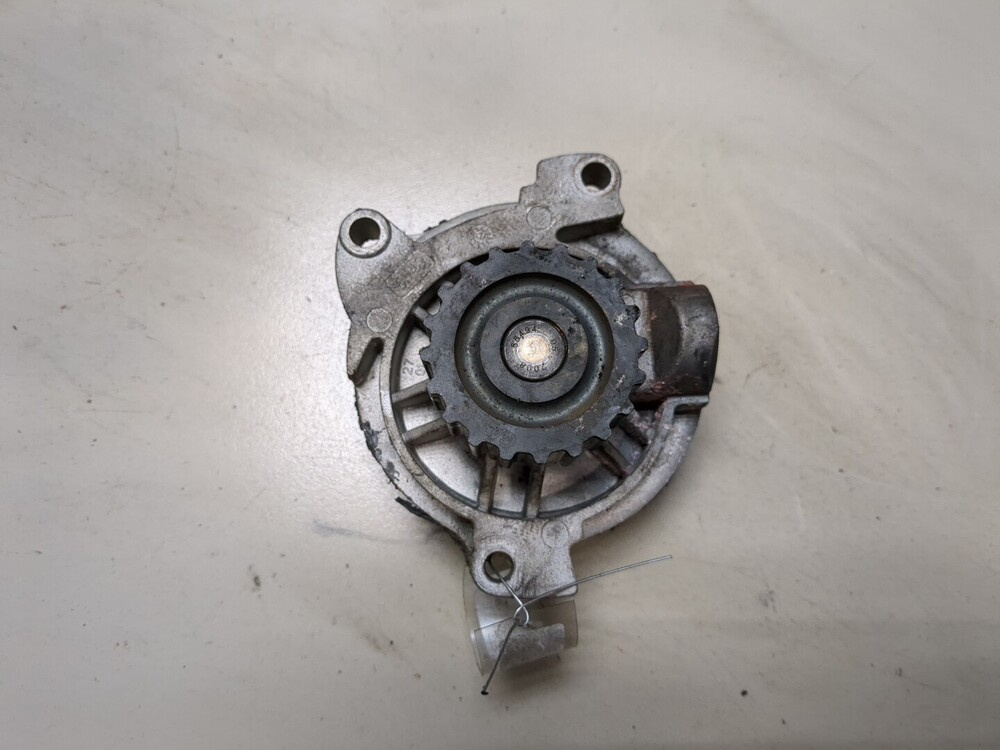 Pompa apa VW Transporter T4 Bus (70B, 70C) 2.4 D cod: 076121005A