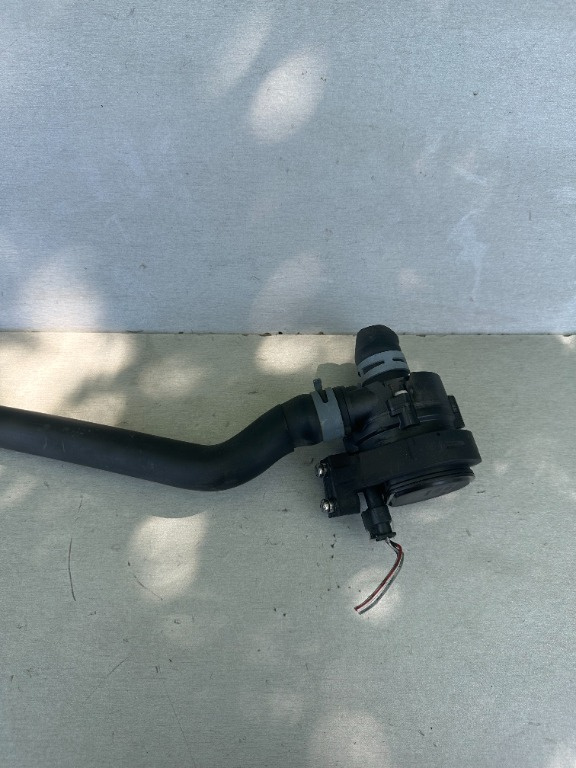 Pompa auxiliara apa Seat Leon 2.0 TDi cod cod 0392023209 an 2014 - 2020