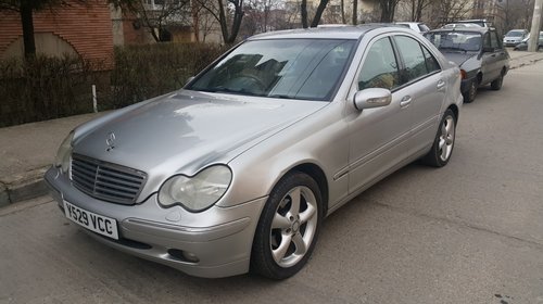 Pompa de apa Mercedes C220 CDI C200 CDI C270 CDI W203