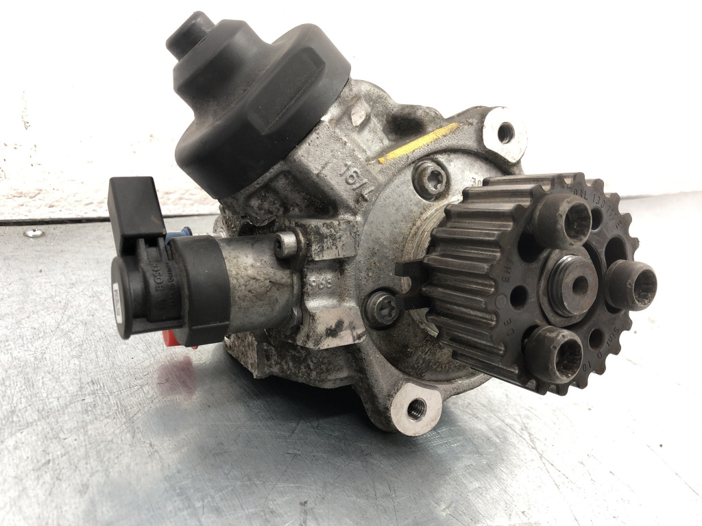 Pompa de injectie inalte VW Passat B7 2.0TDI DSG 4motion 170cp sedan 2013 (03L130755L)