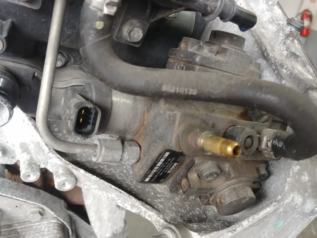 Pompa inalta 1.6 d 1.9 2.0 d 2.0 jtd multijet fiat croma freemont bravo 2 0445010185